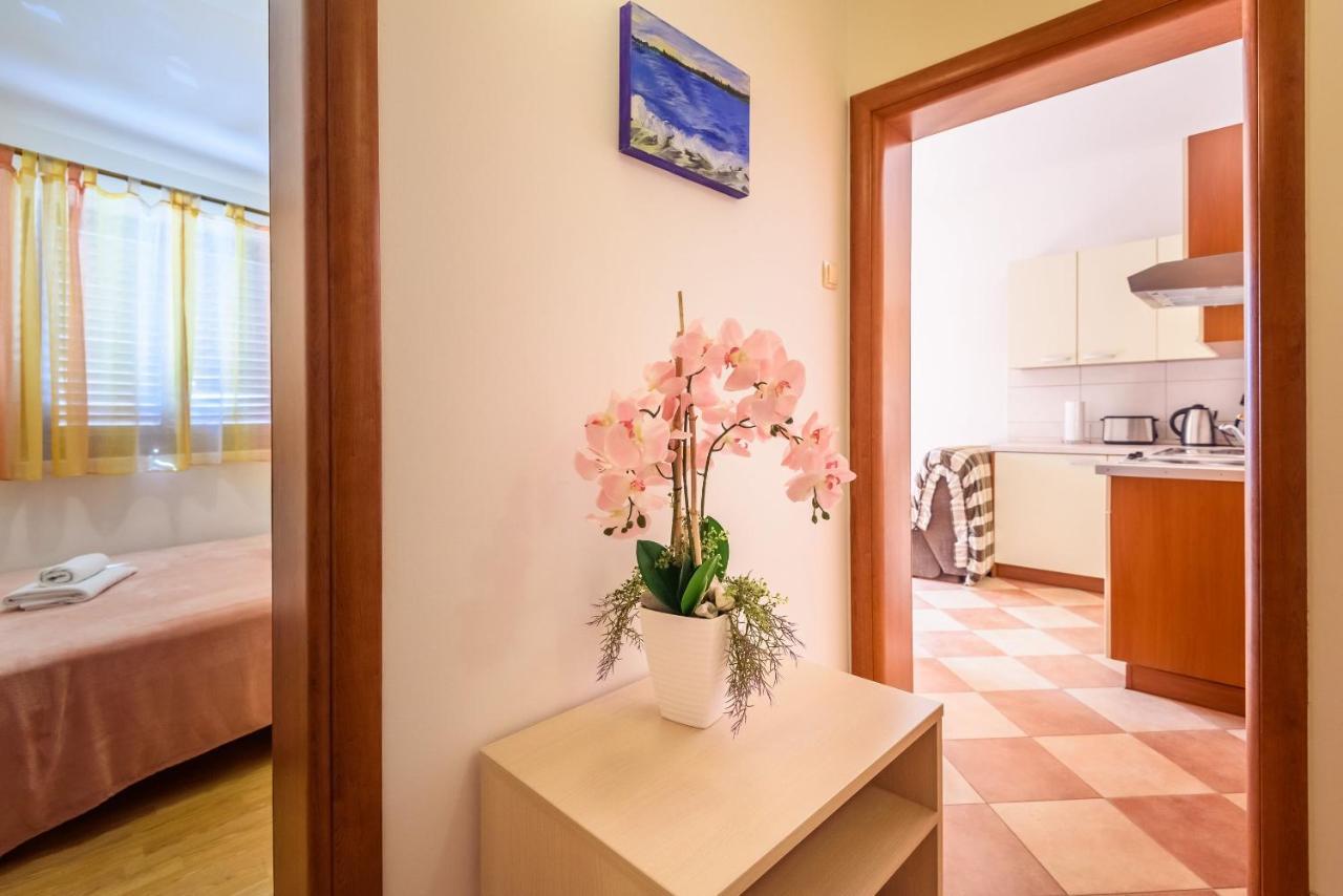 Apartments Zdravko เคล็ค ภายนอก รูปภาพ