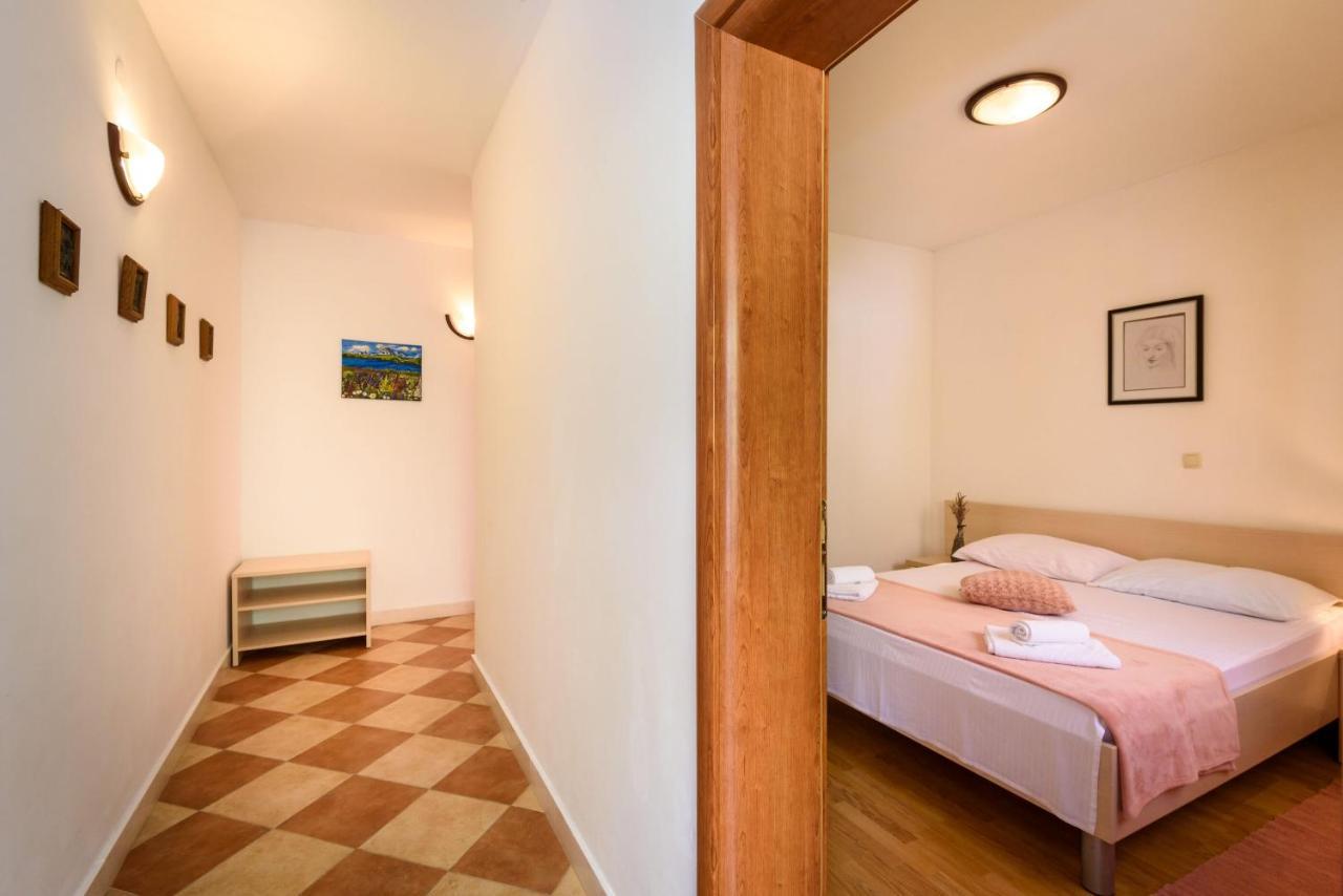 Apartments Zdravko เคล็ค ภายนอก รูปภาพ