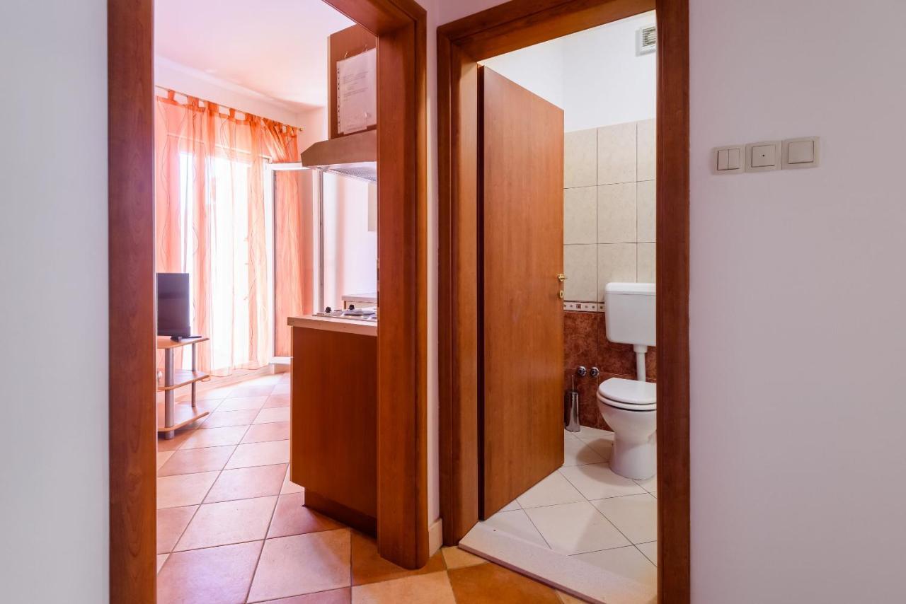 Apartments Zdravko เคล็ค ภายนอก รูปภาพ