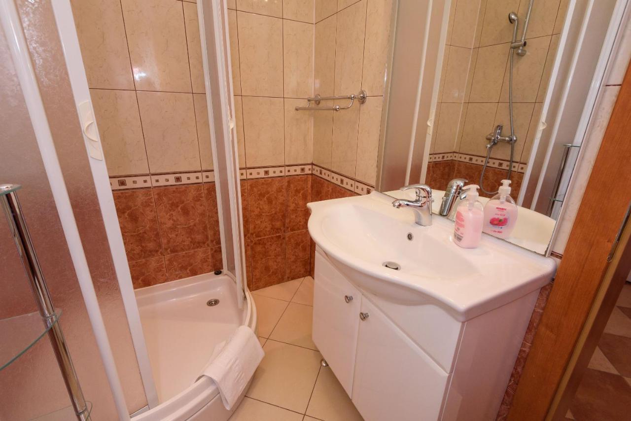 Apartments Zdravko เคล็ค ภายนอก รูปภาพ
