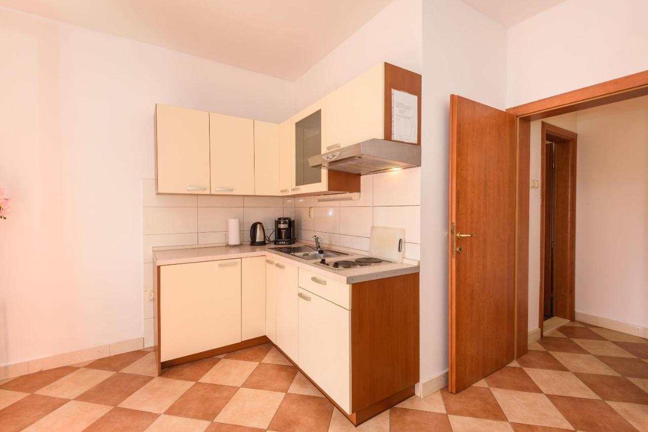 Apartments Zdravko เคล็ค ภายนอก รูปภาพ