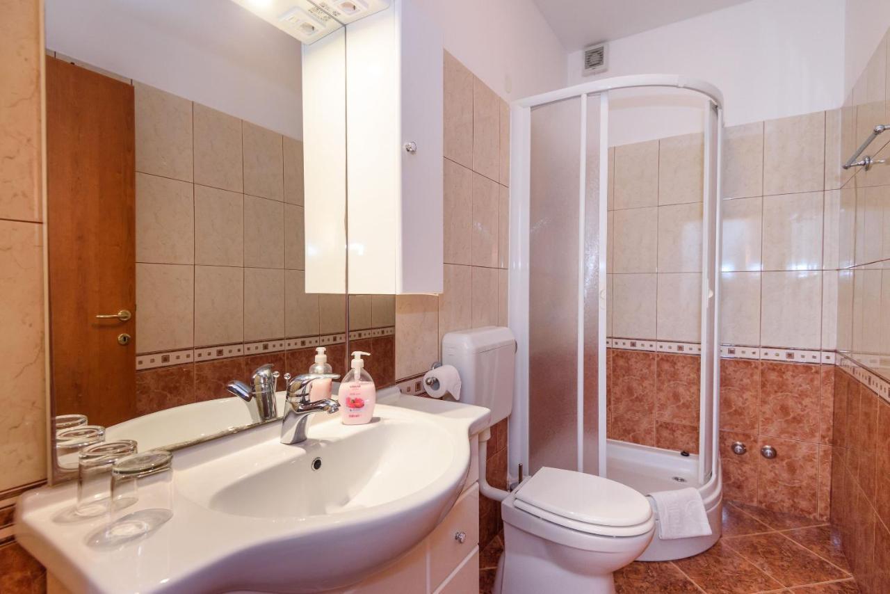 Apartments Zdravko เคล็ค ภายนอก รูปภาพ