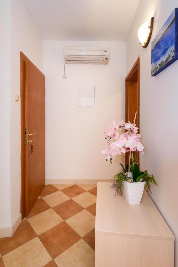 Apartments Zdravko เคล็ค ภายนอก รูปภาพ